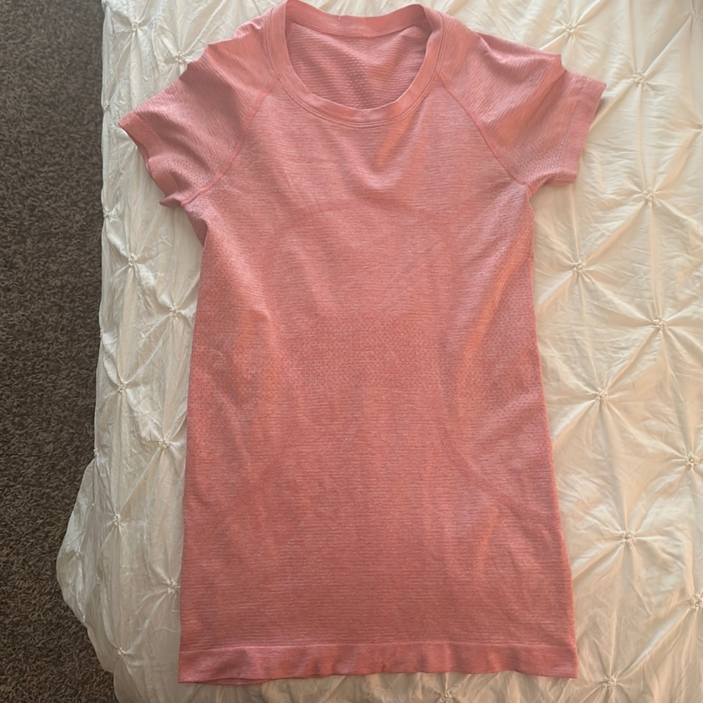 Lululemon Heathered Grapefruit Swiftly Tech Short Sleeve Top